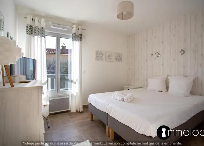 Air-conditioned With Pool Garage In A Luxury