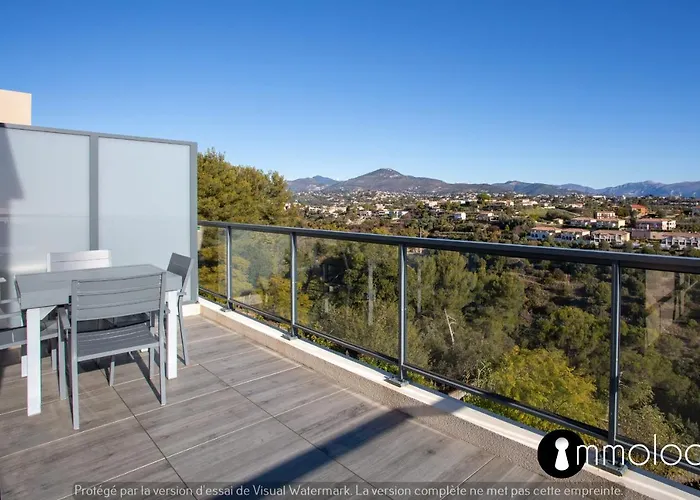 Air-conditioned With Pool Garage In A Luxury Feriehus Nice